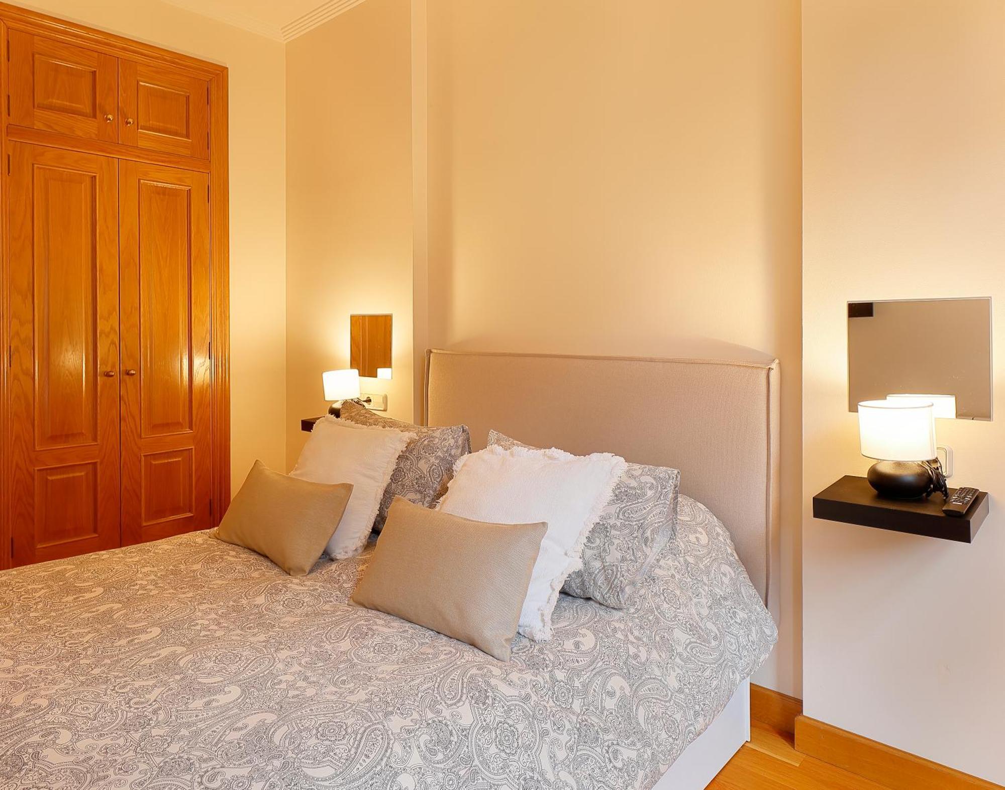 Casco Historico-Catedral Parking Incluido Apartment Oviedo Exterior photo